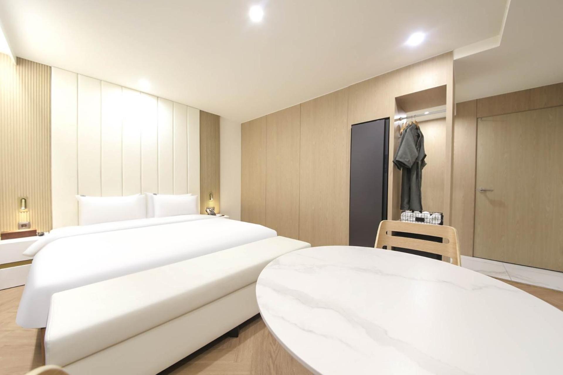 H-avenue Seomyeon Station Hotel Busan