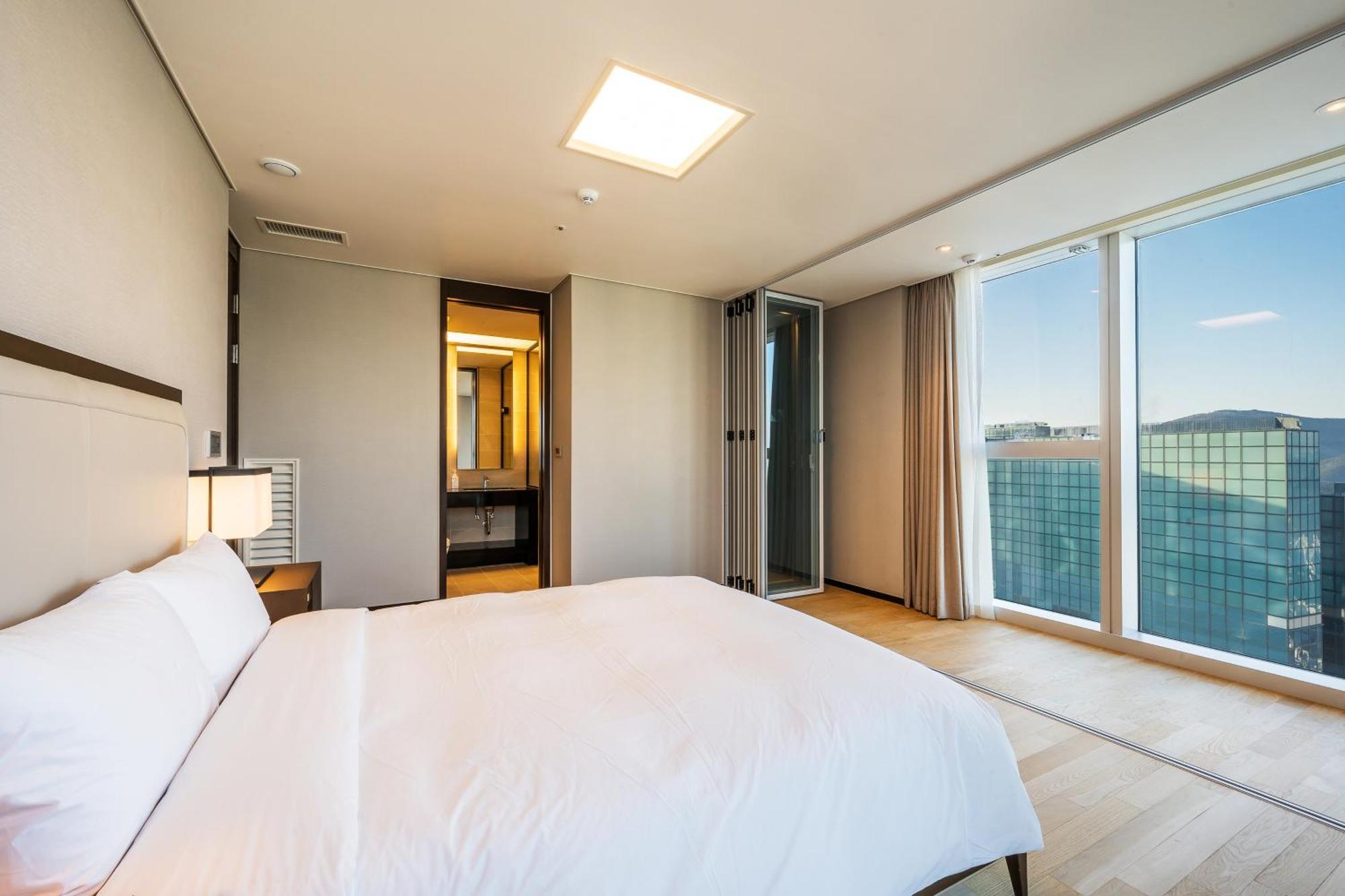 Lct Y Collection Hotel