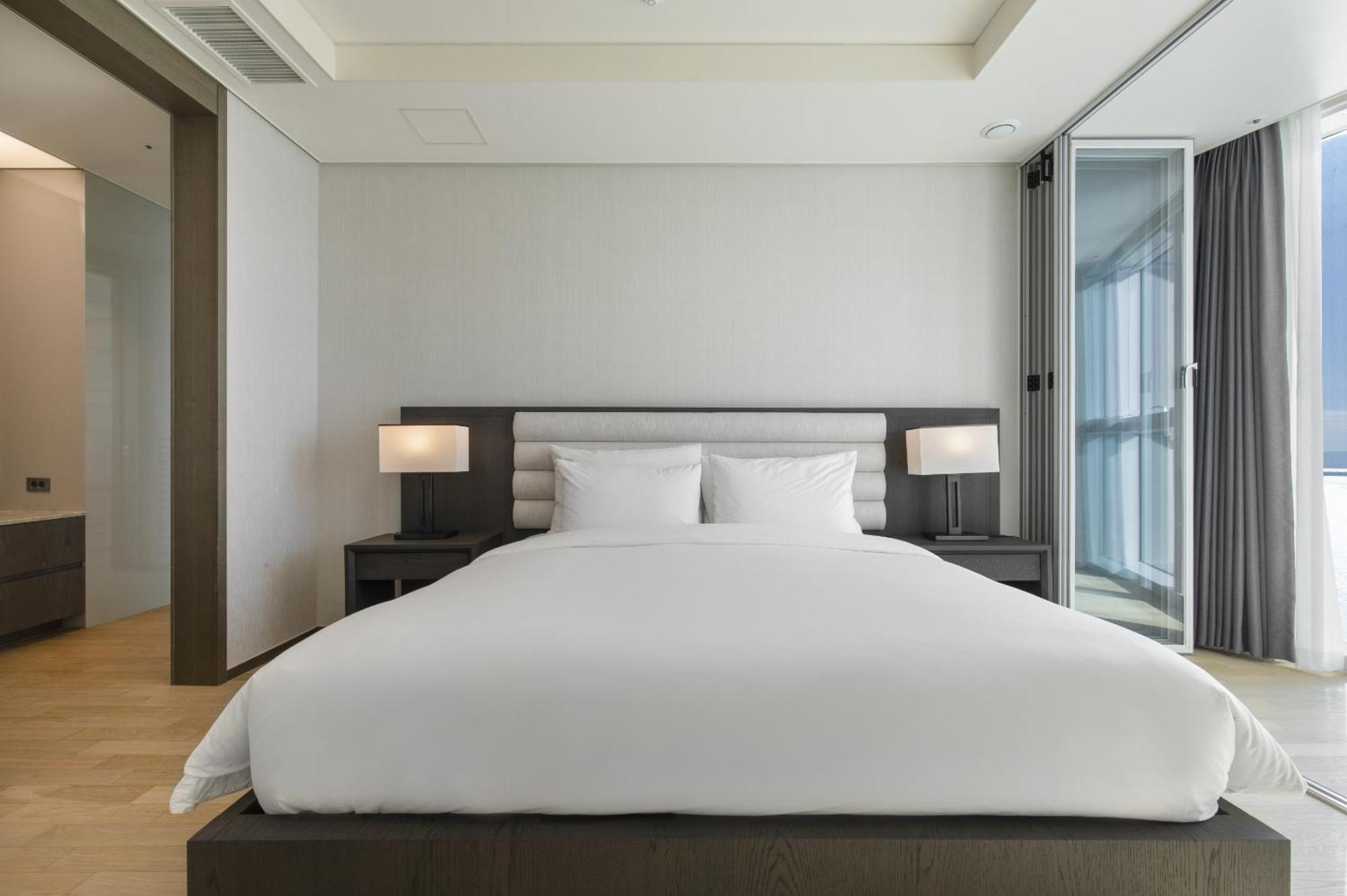 Lct Y Collection Hotel
