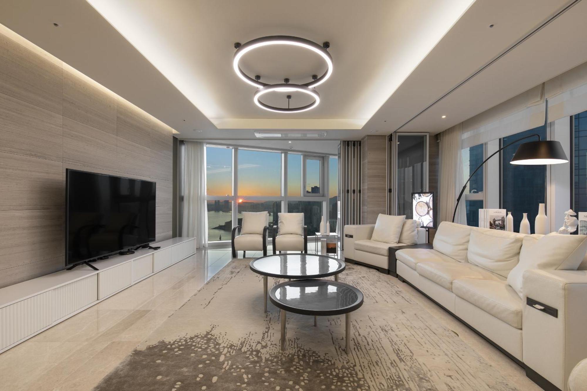Hotel Lct Y Collection