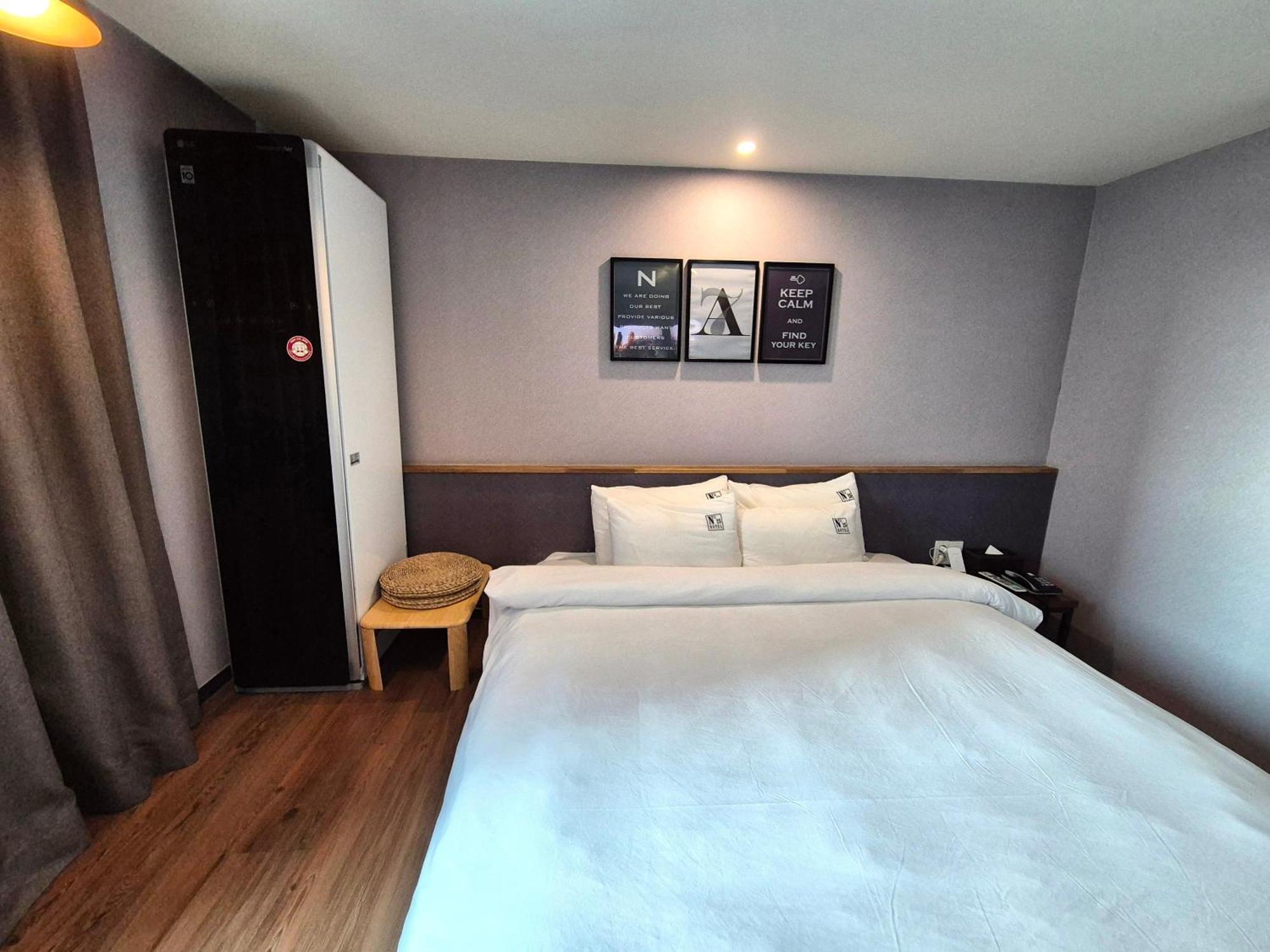 No. 25 Myeongji Oceanc Business Hotel
