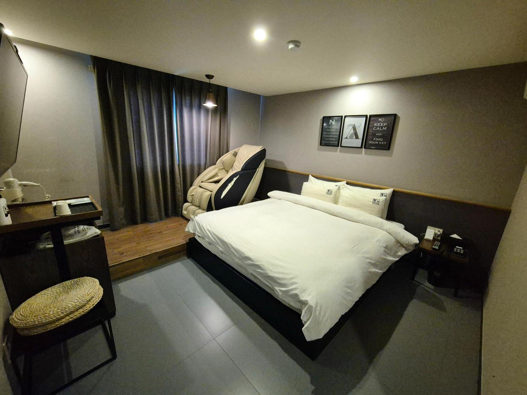 No. 25 Myeongji Oceanc Business 2* Busan