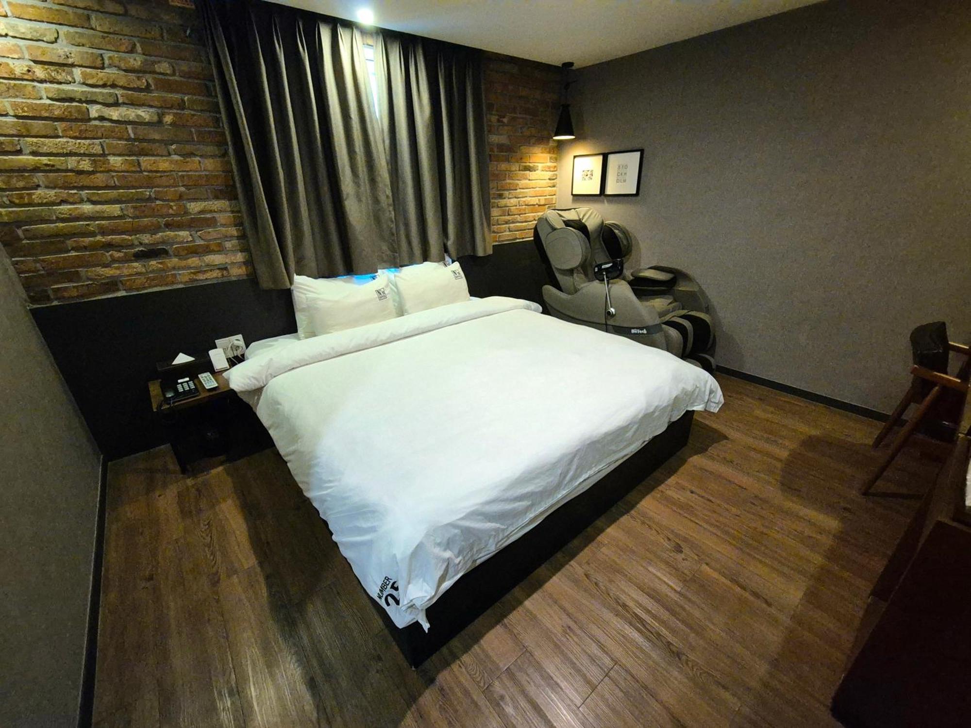 Hotel No. 25 Myeongji Oceanc Business
