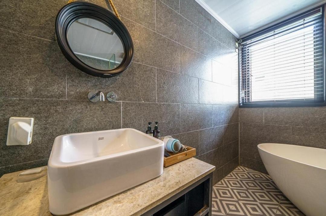 Hotel Brown-dot Gwangalli *