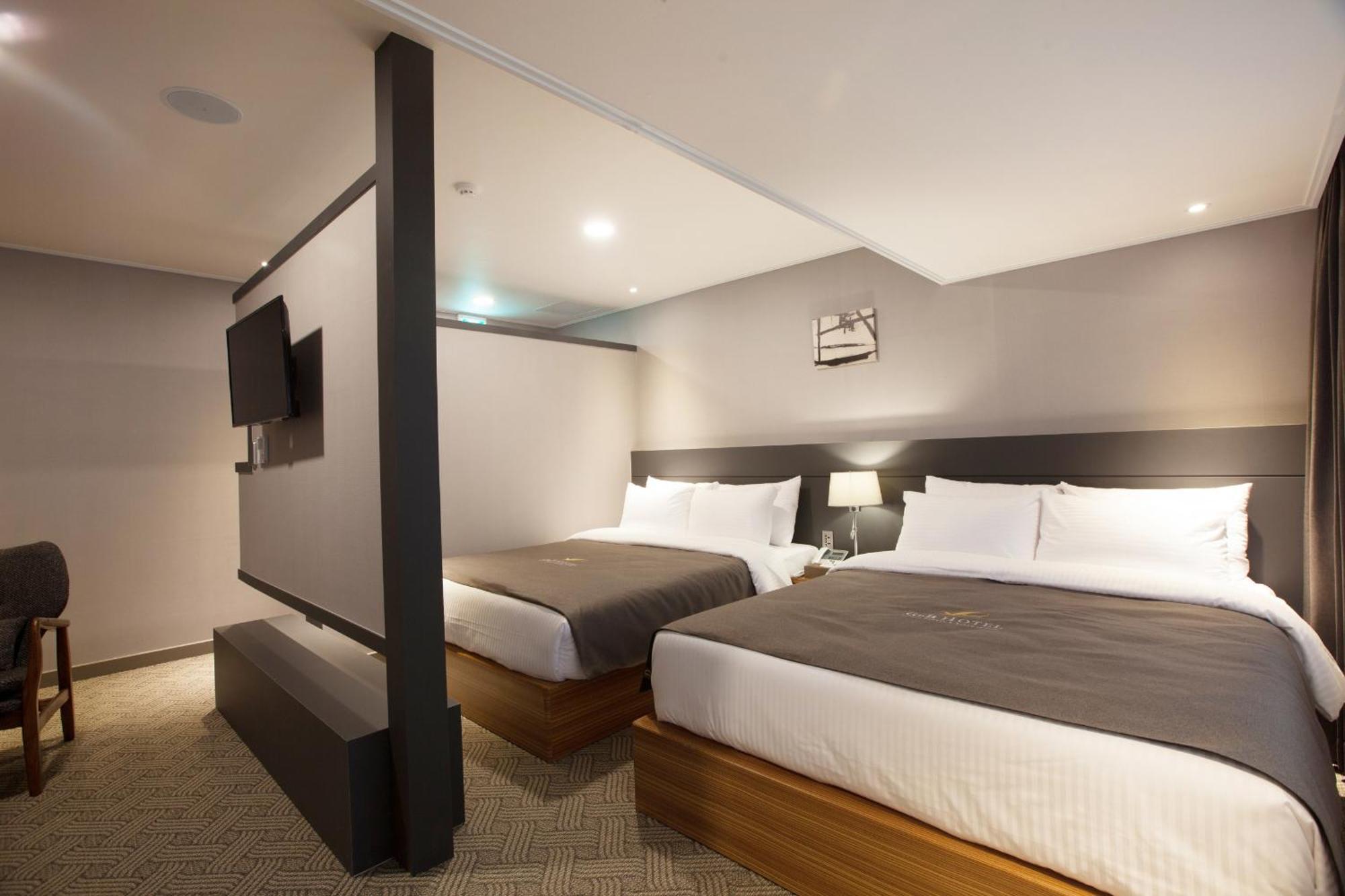 Gnb Hotel