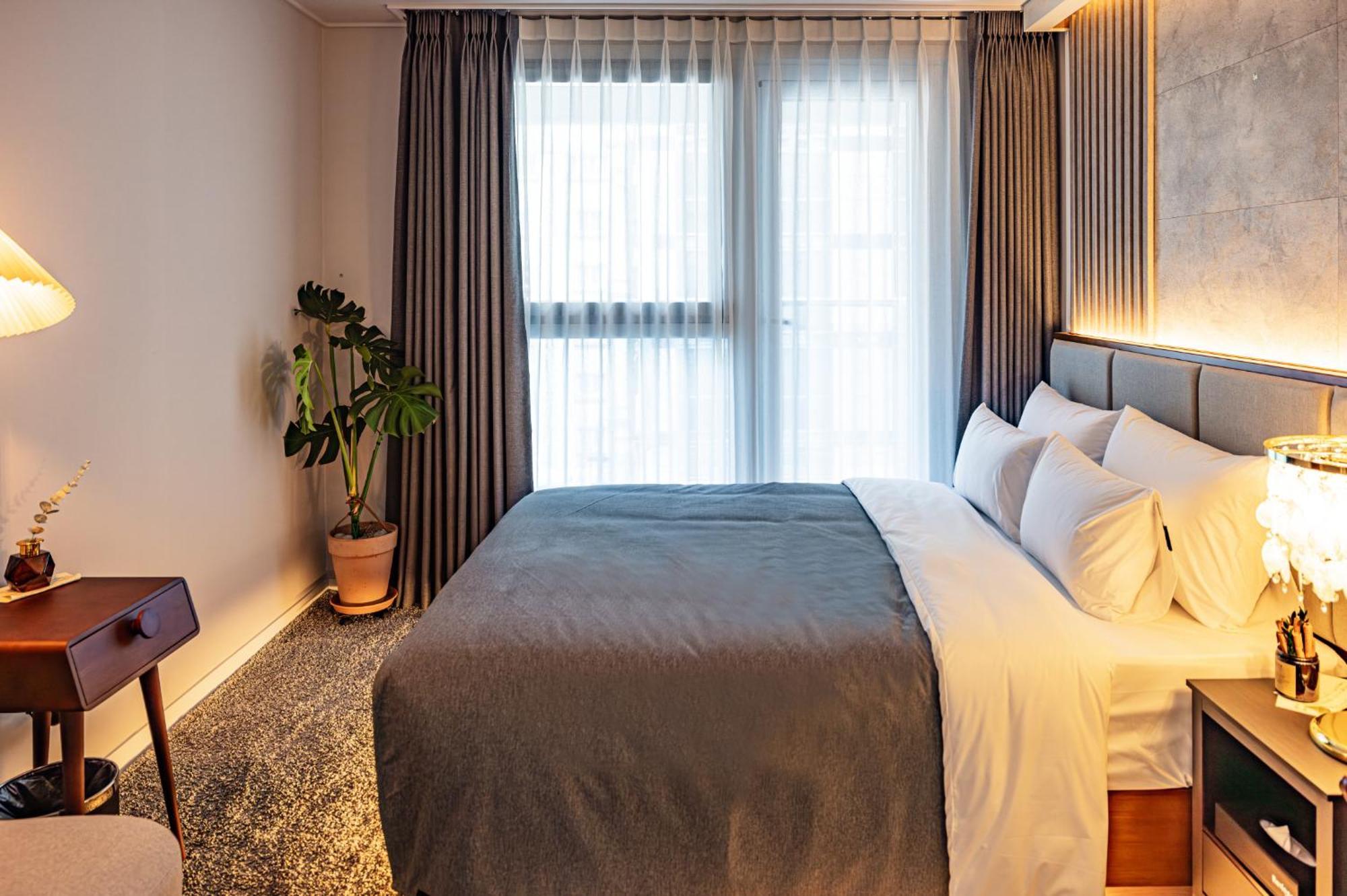 Raviens Haeundae Avenue Aparthotel