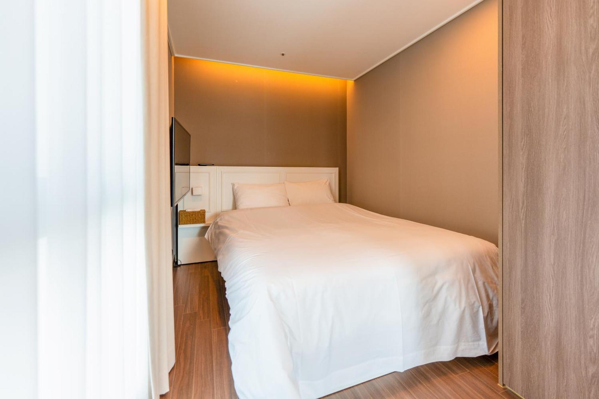 Elbon The X Bona Travel Hotel 4*