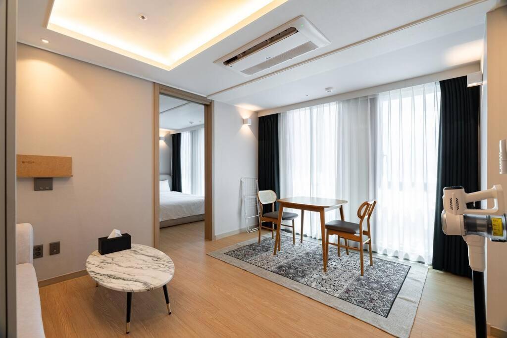 Apartment #elbonstay With Haeundae