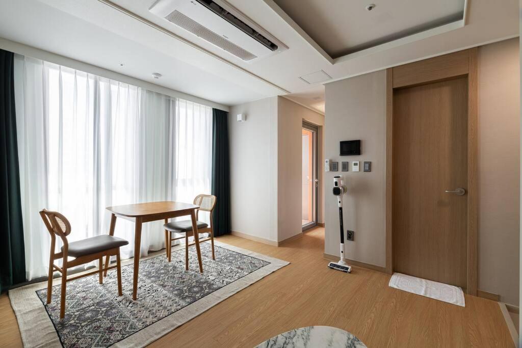 Apartment #elbonstay With Haeundae