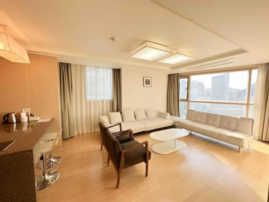 Apartment With *