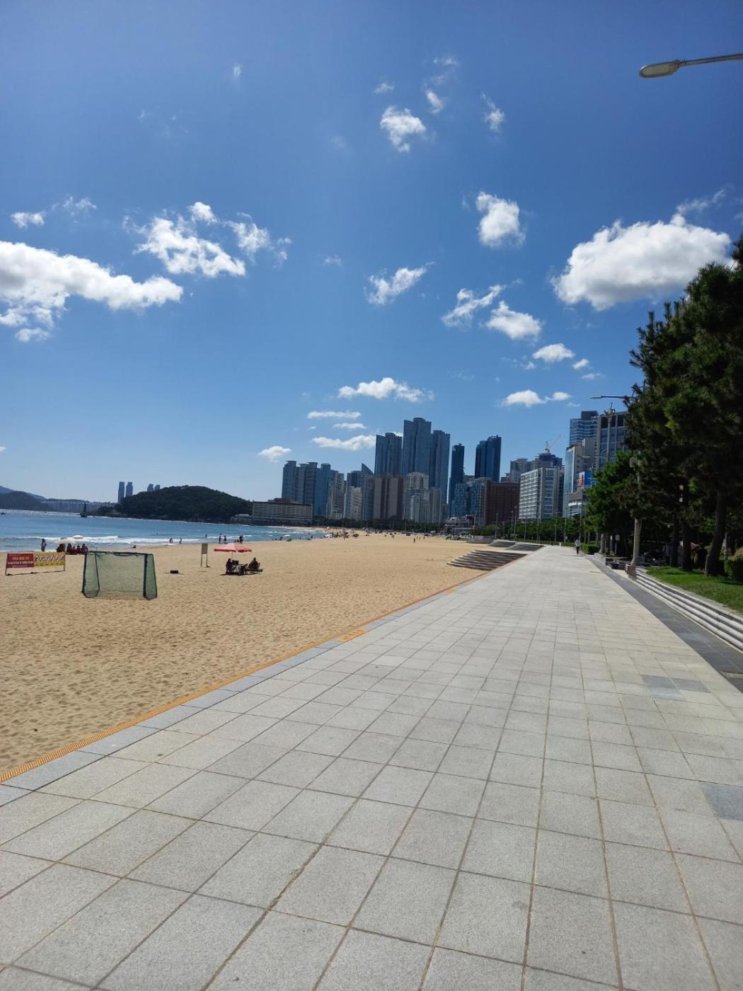 #2 Twin# 2 Minutes Run To The Sea, Close To The Sea, 5 Minutes To Club D Oasis Swimming Pool, Renewal Fresh Apartment