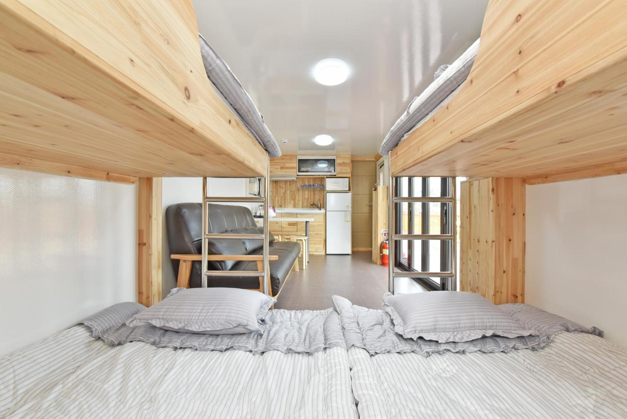 Olla Caravan Guest house Busan
