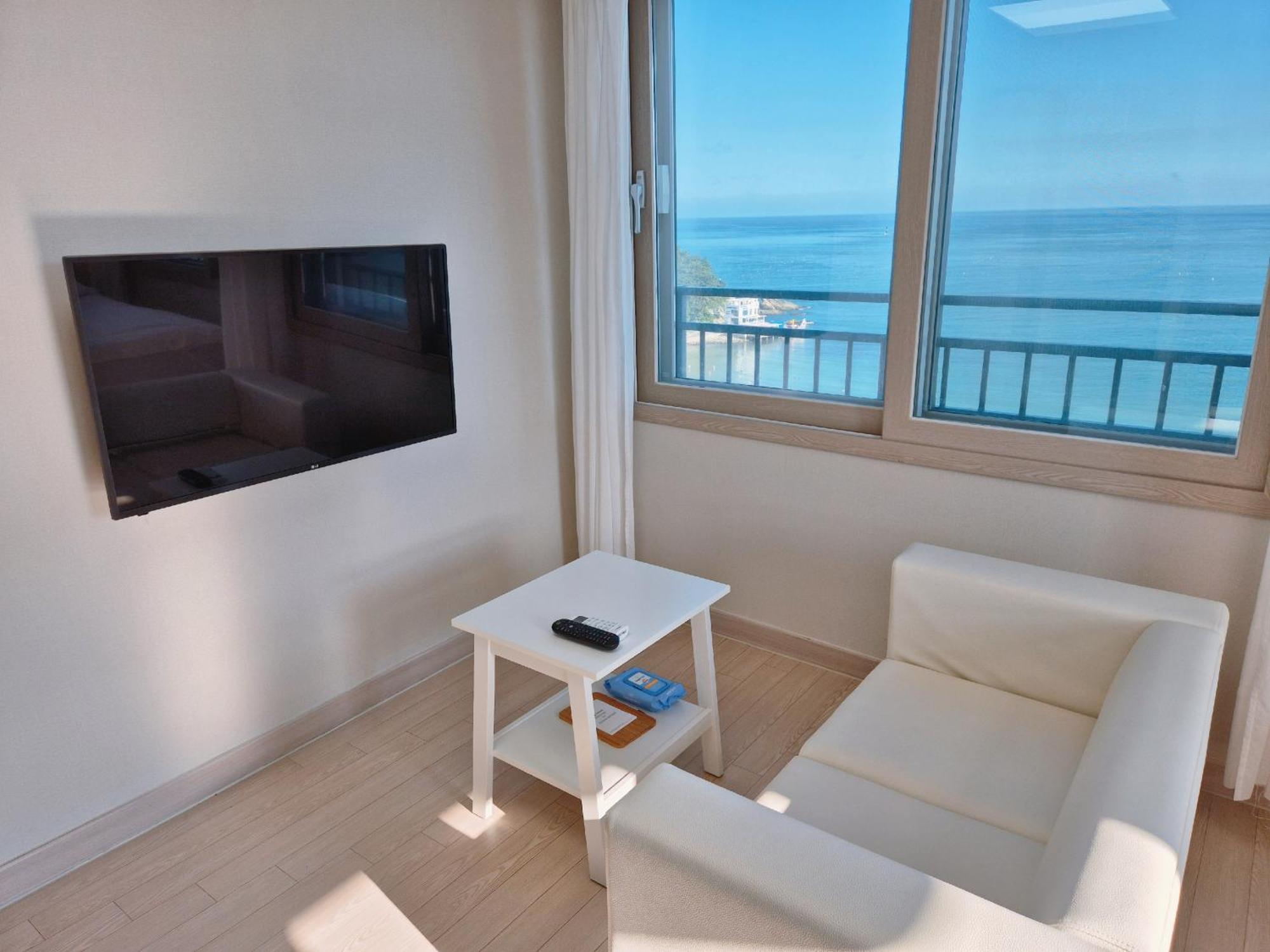 Hotel The First Ocean Songjeong