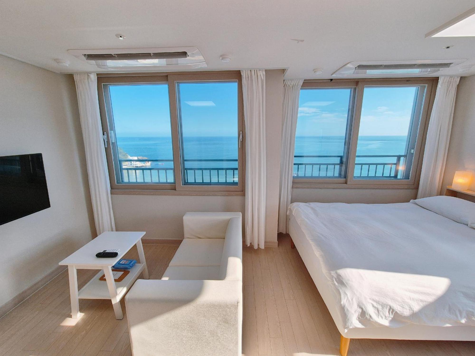 The First Ocean Songjeong * Busan