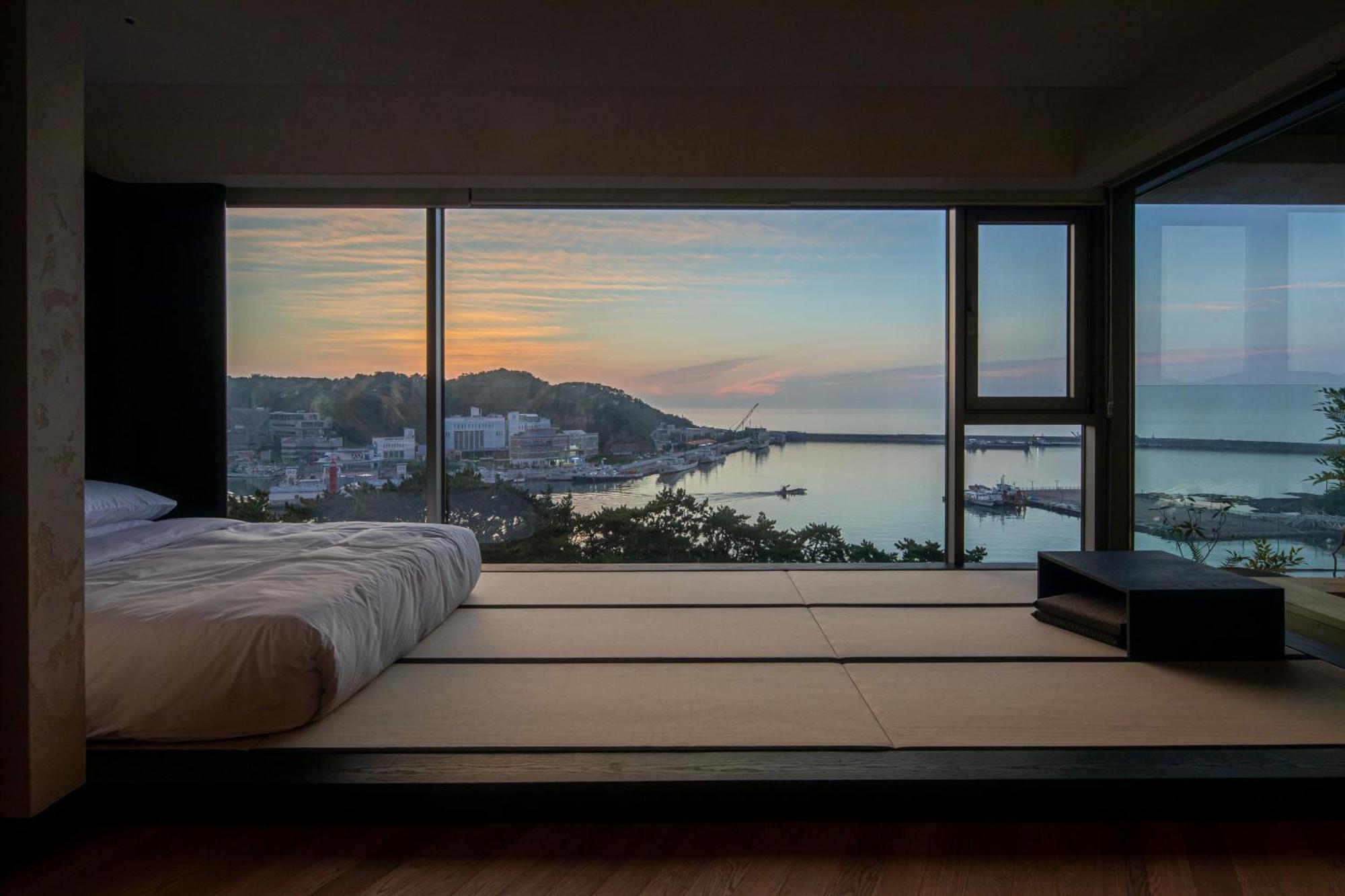 Ije Hotel