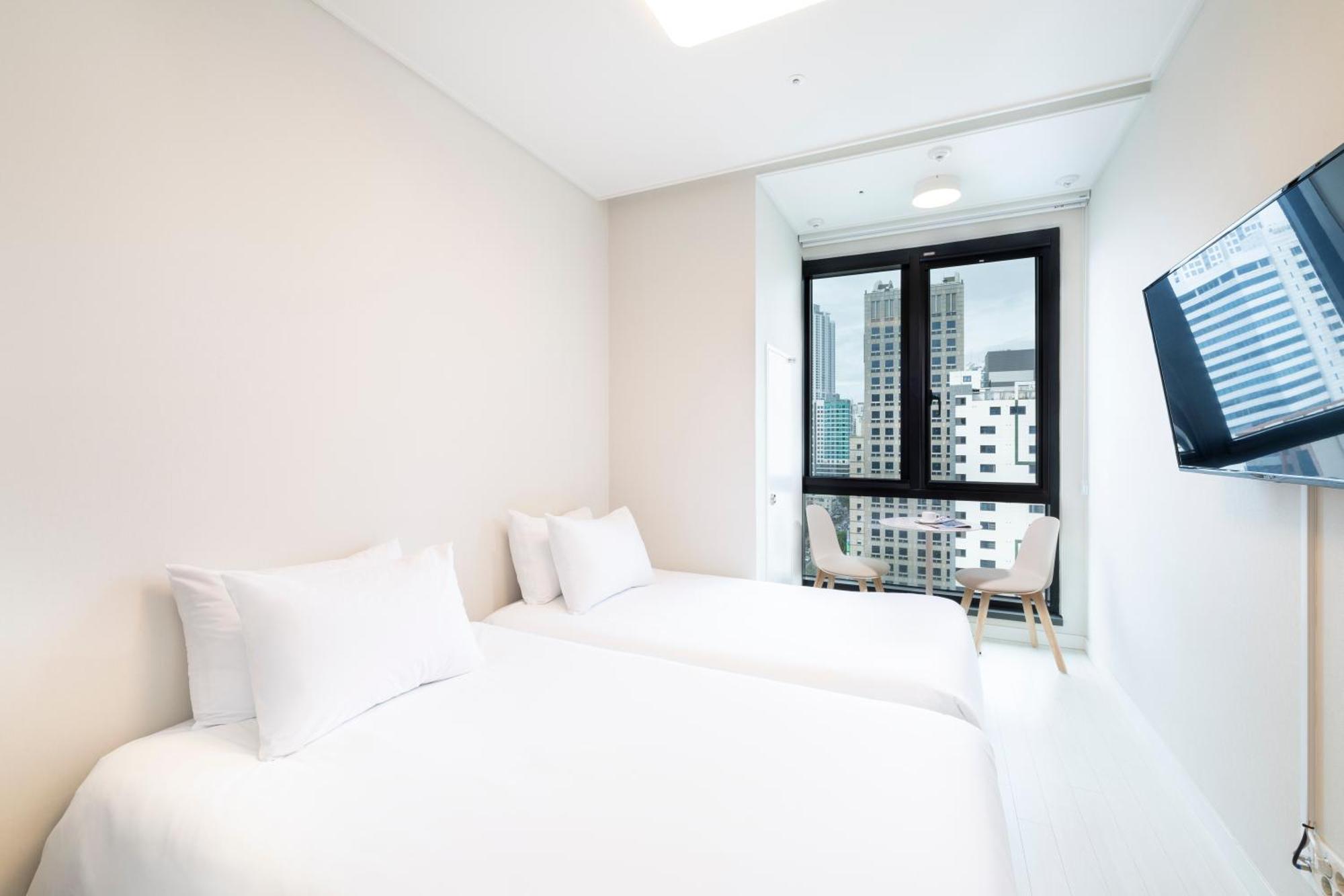 Gem Apartment *