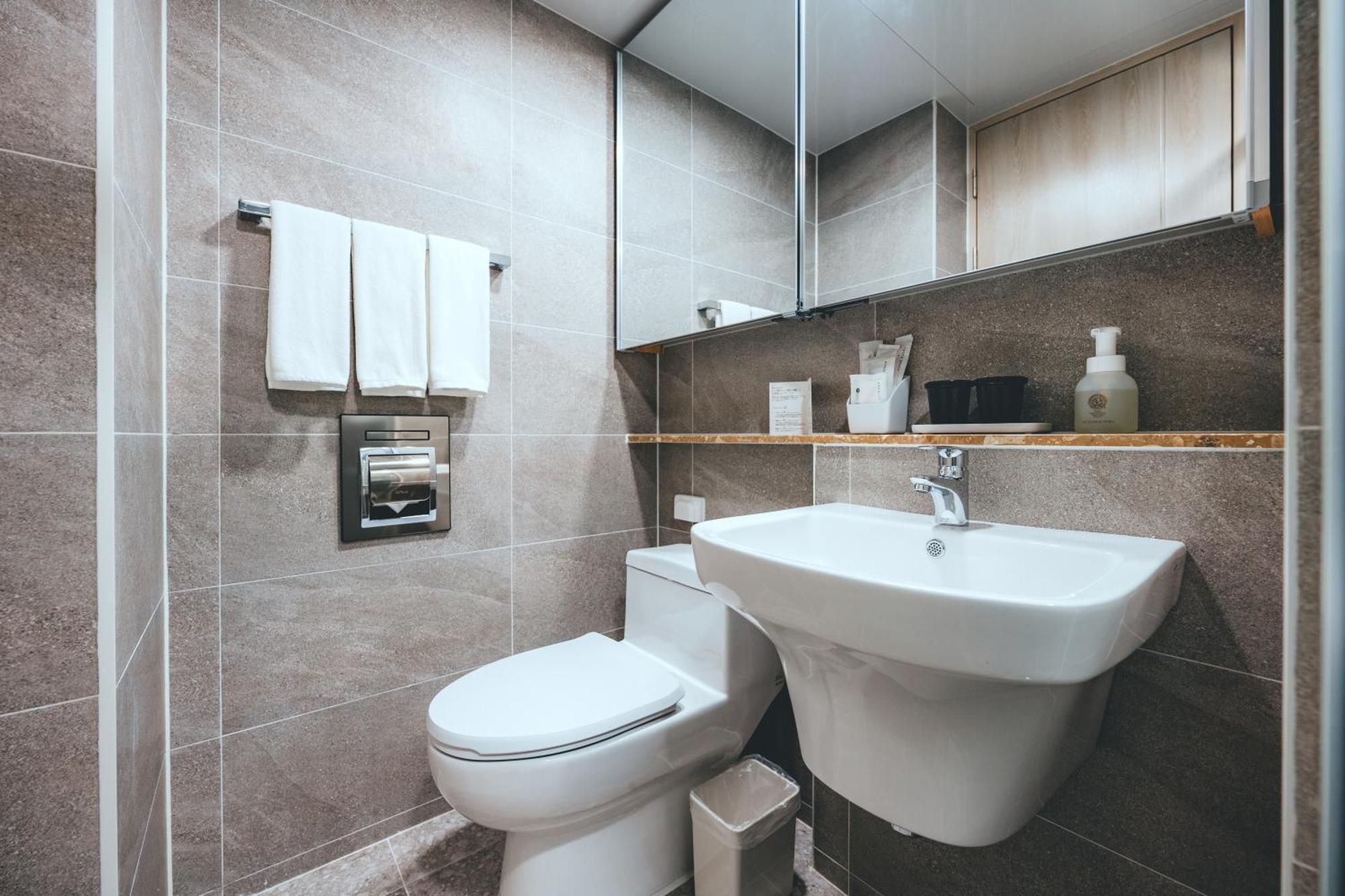 H Avenue Sasang Station Hotel *