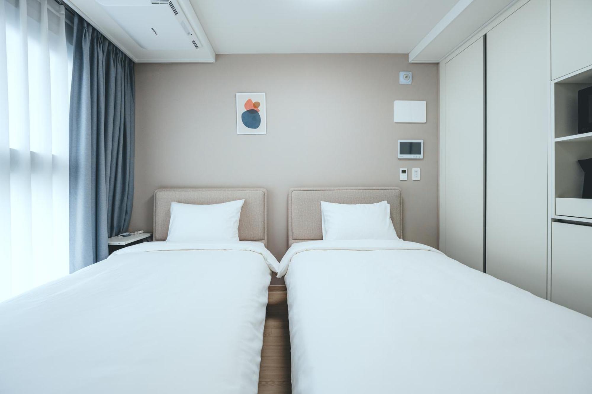 Hotel H Avenue Sasang Station *