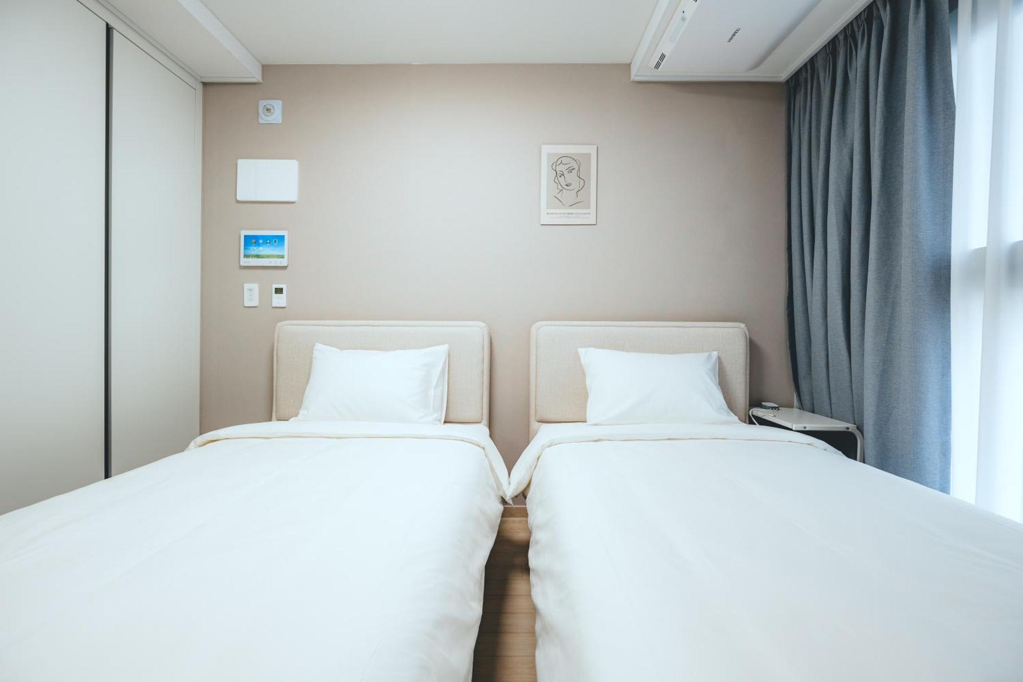 Hotel H Avenue Sasang Station *