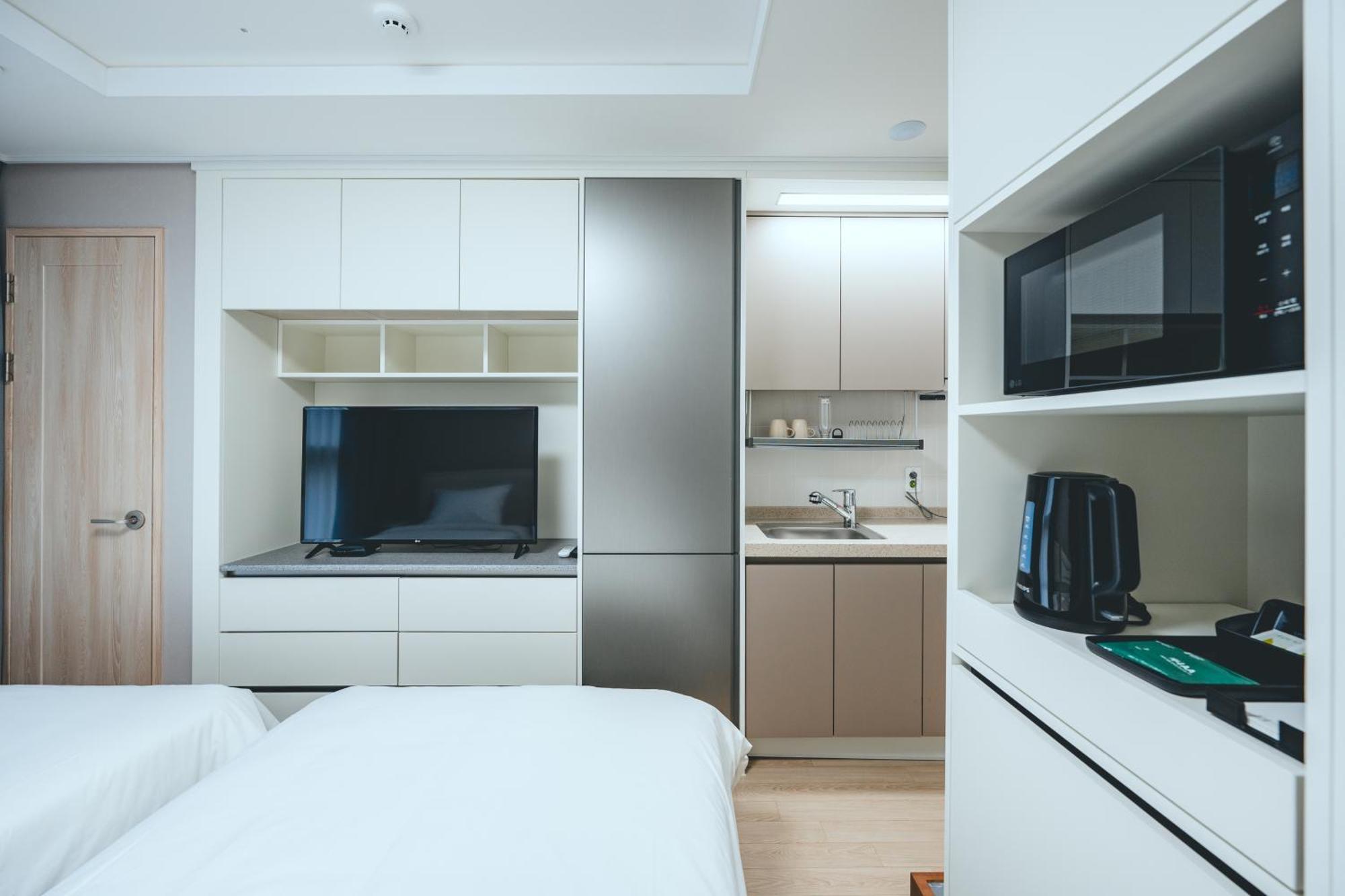 H Avenue Sasang Station Hotel *