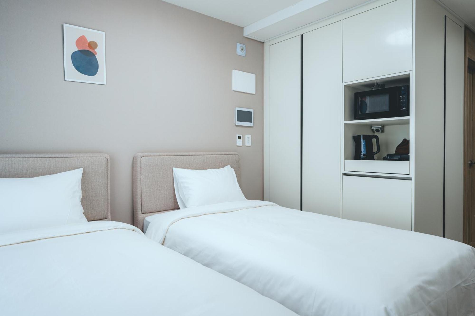 H Avenue Sasang Station Hotel