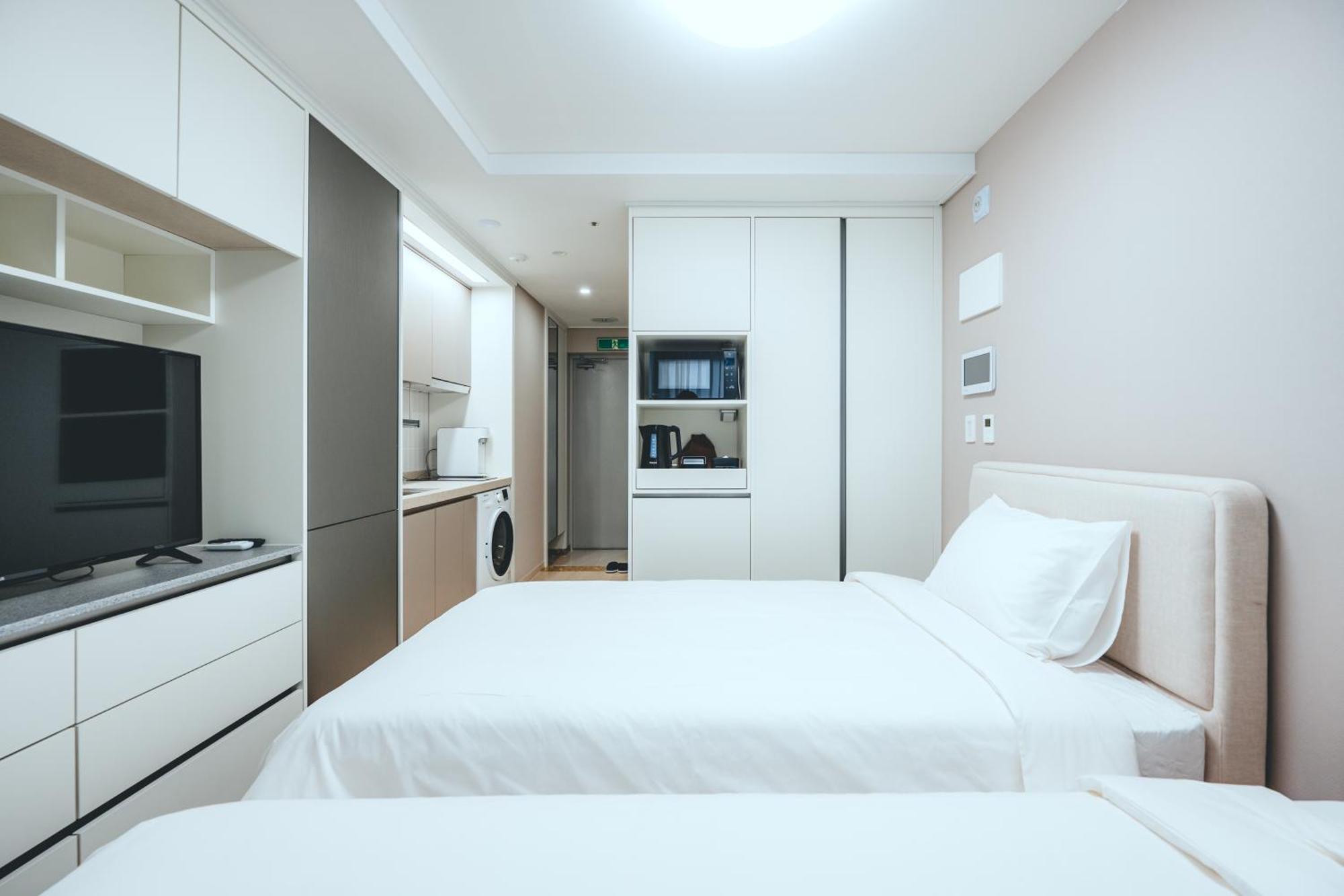 H Avenue Sasang Station Hotel