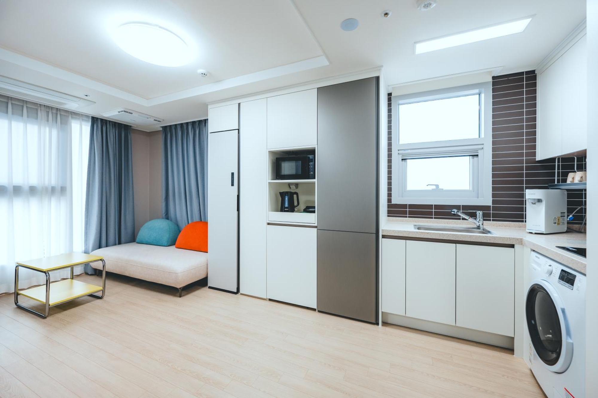 H Avenue Sasang Station Hotel