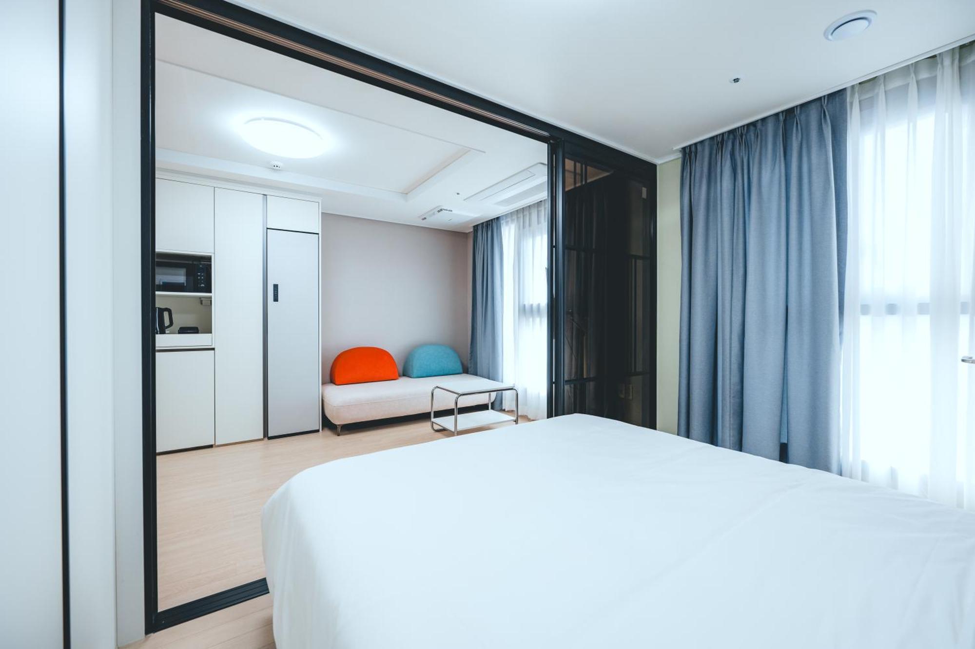 H Avenue Sasang Station Hotel