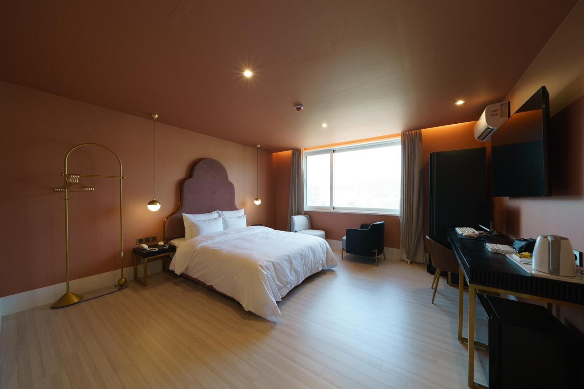 H Avenue Jeonggwan Branch Hotel