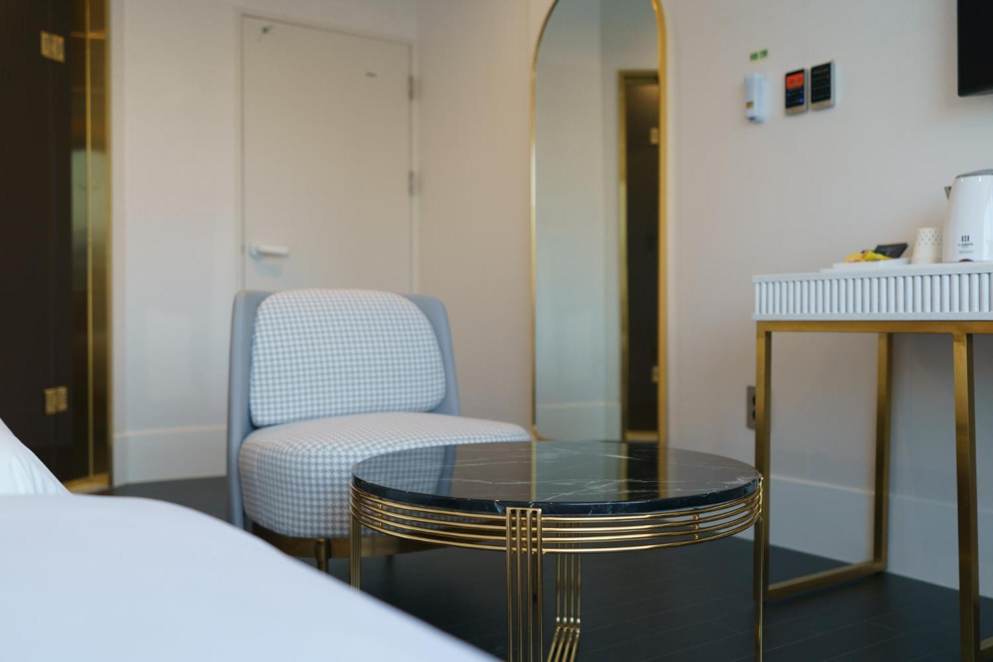H Avenue Jeonggwan Branch Hotel *