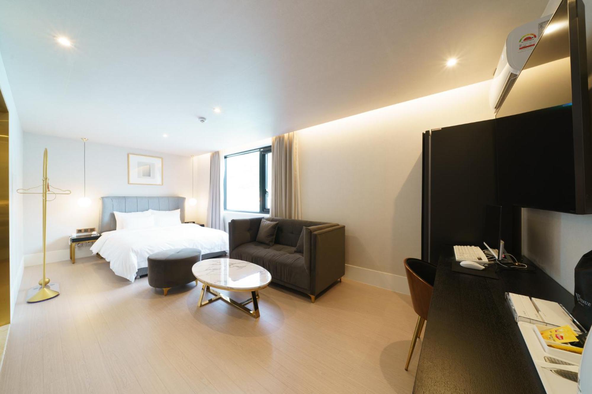 Hotel H Avenue Jeonggwan Branch *