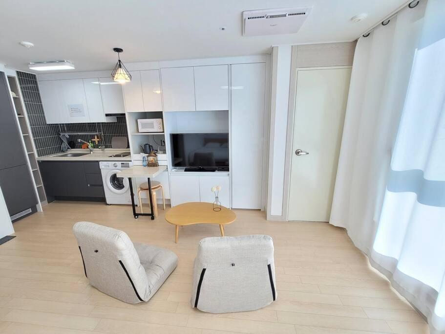 Apartment House Of Hyuni *
