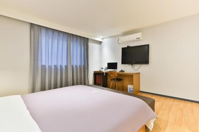 Jeonggwan Seven Bricks Motel Busan