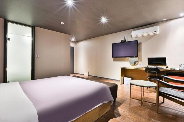 Jeonggwan Seven Bricks Motel