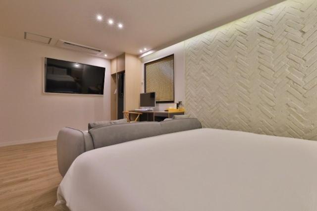 Motel Guseodong Button *