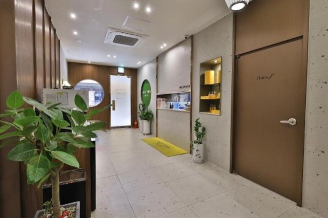 Motel Guseodong Button