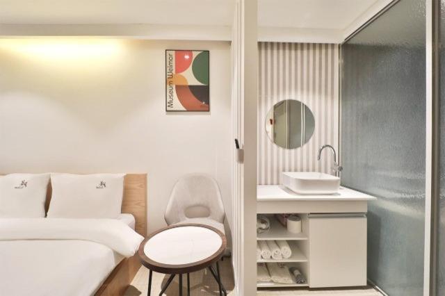 Motel Suyeong Spring Day