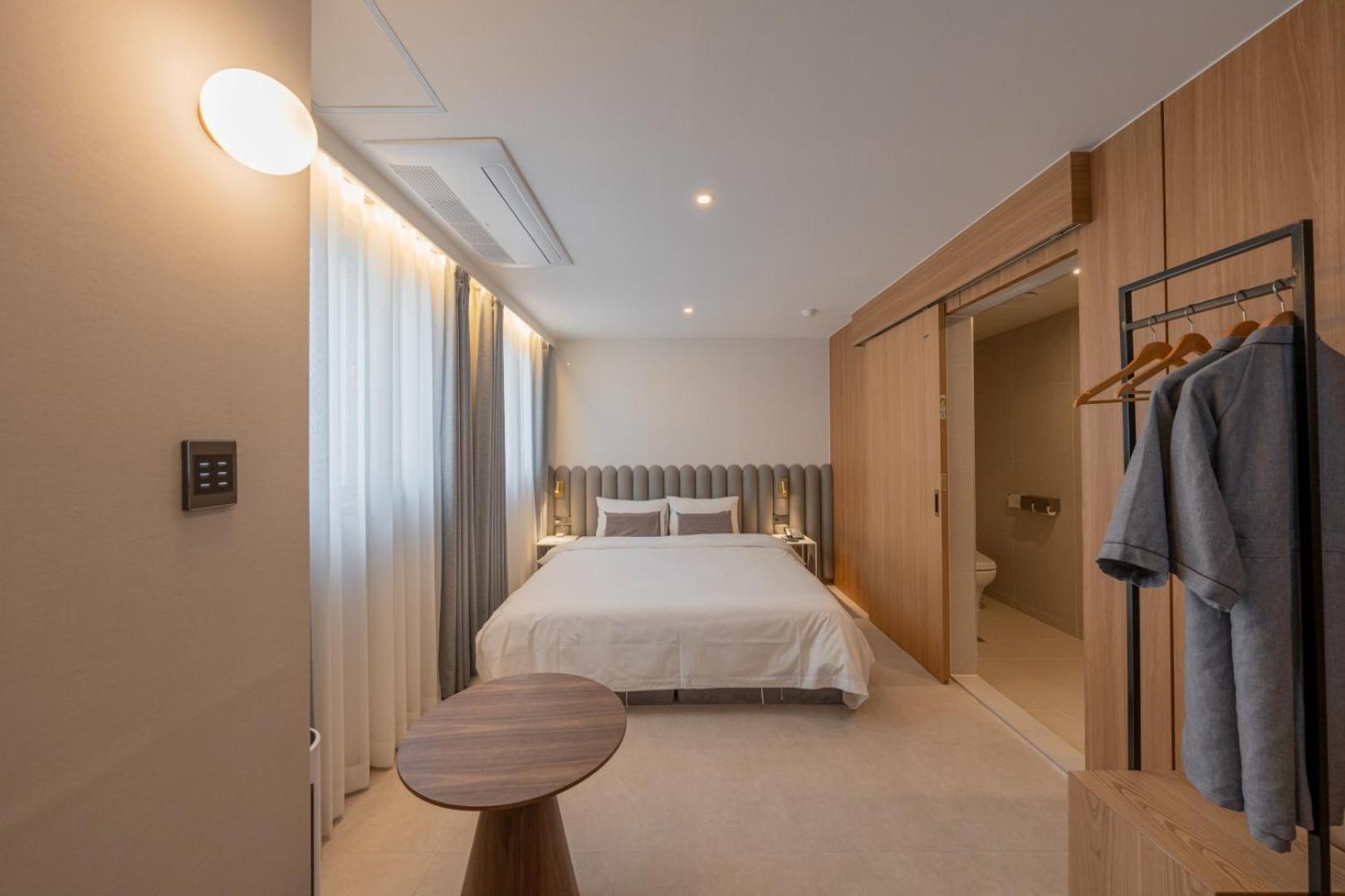 Hotel H-avenue Munhyeon *