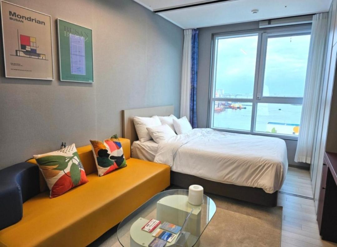 Apartment Brand New With Family Busan