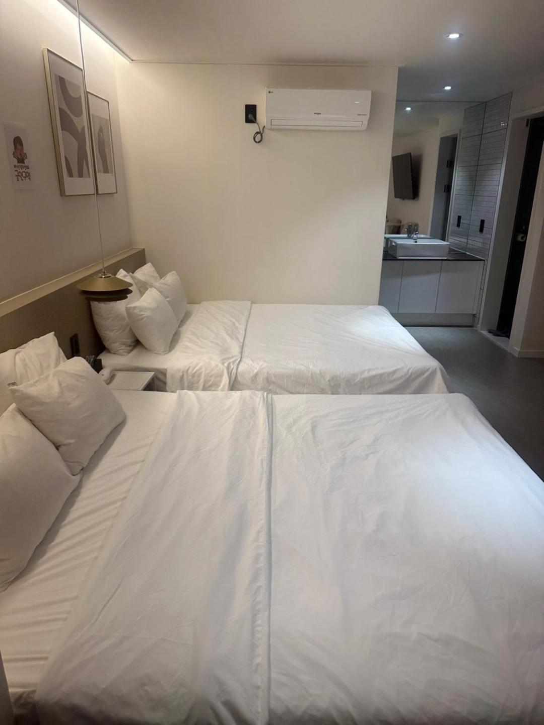 Hotel Yam *
