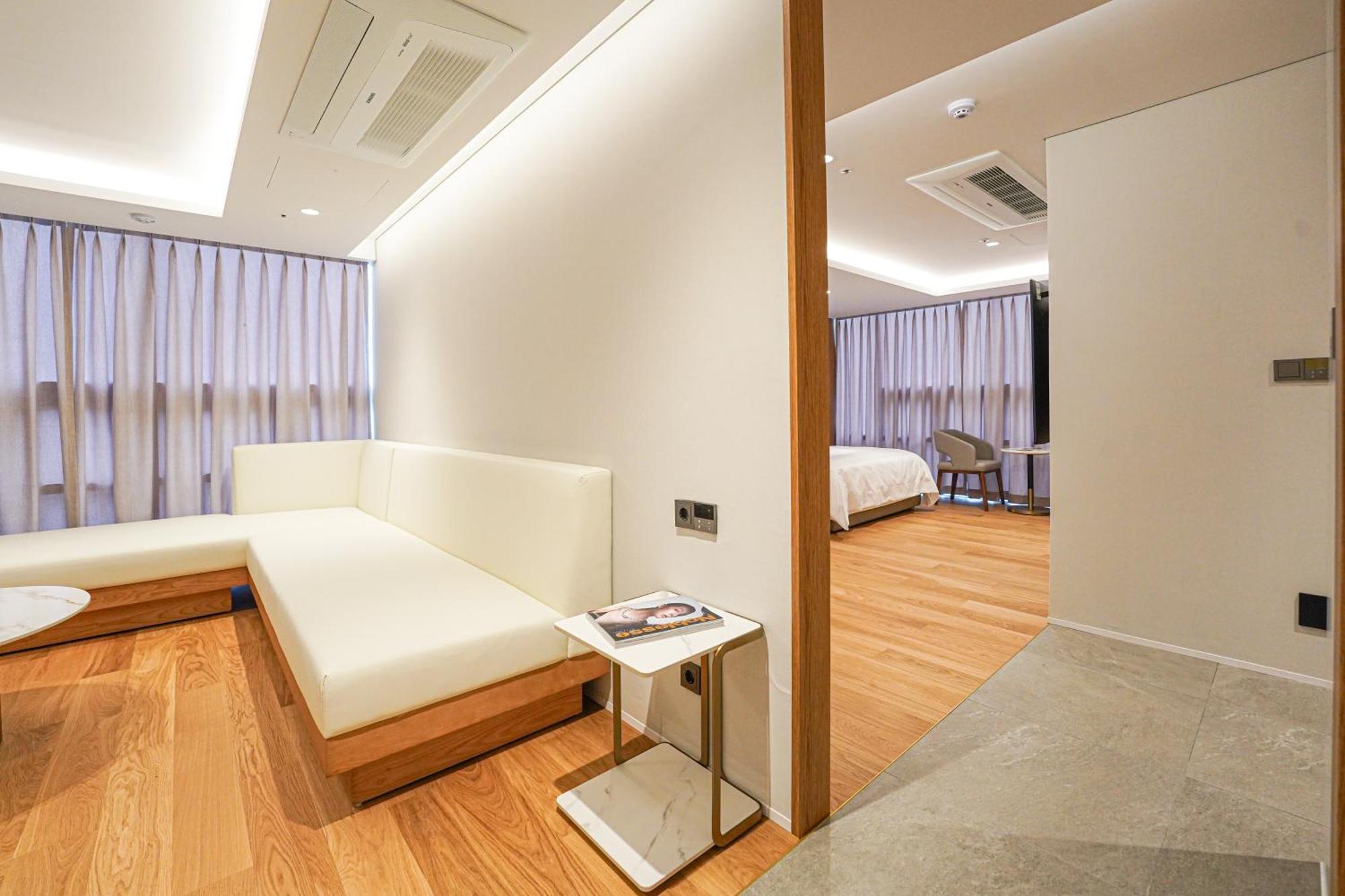 Hotel Ground27 *