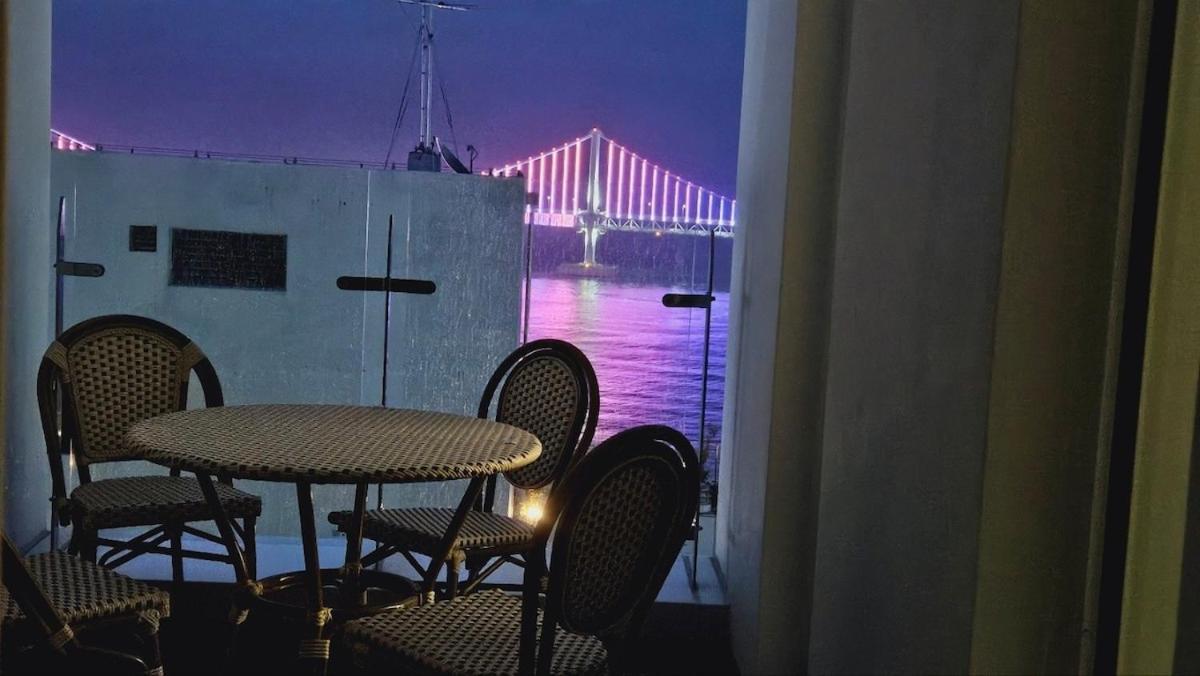 Royal Floor # 2bedrooms 2bathrooms # Bath * Busan