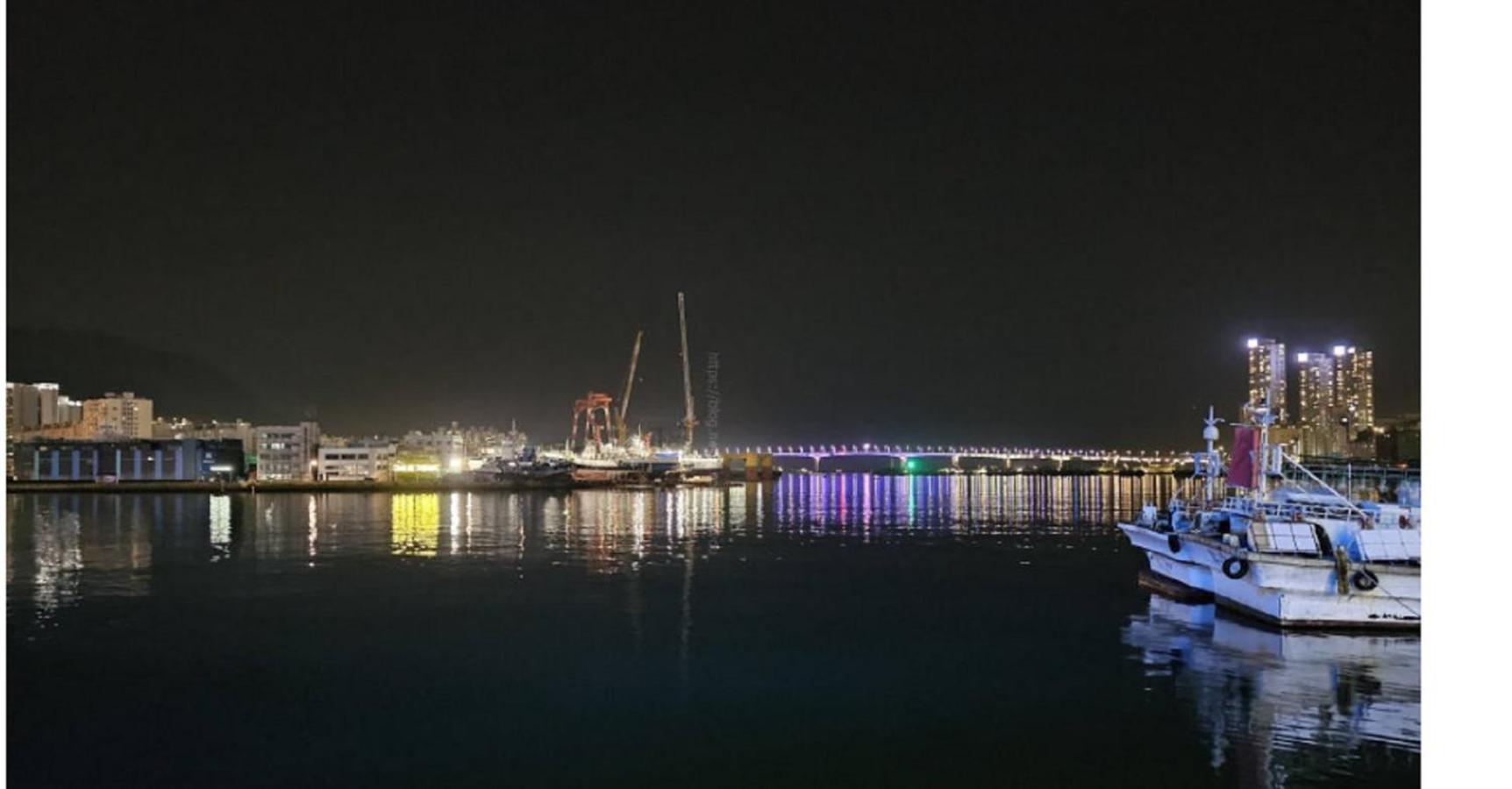 Bay 202 *