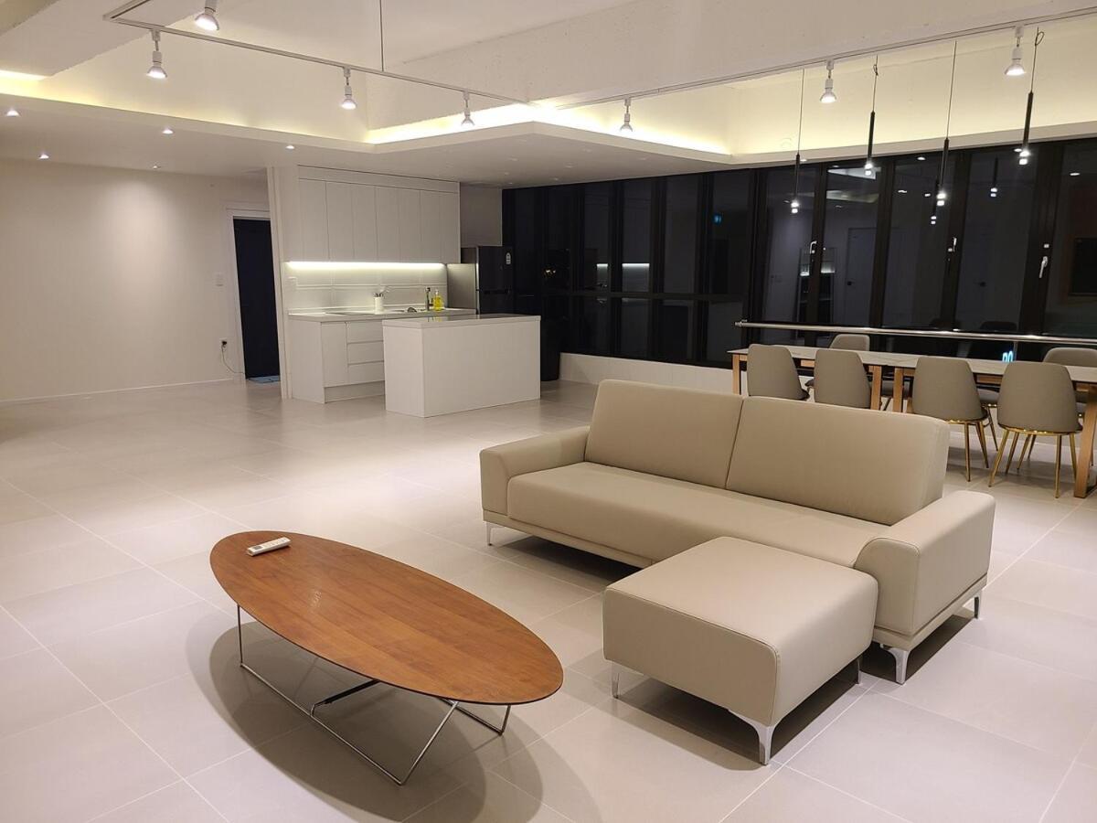 Penton9 B Holiday home Busan