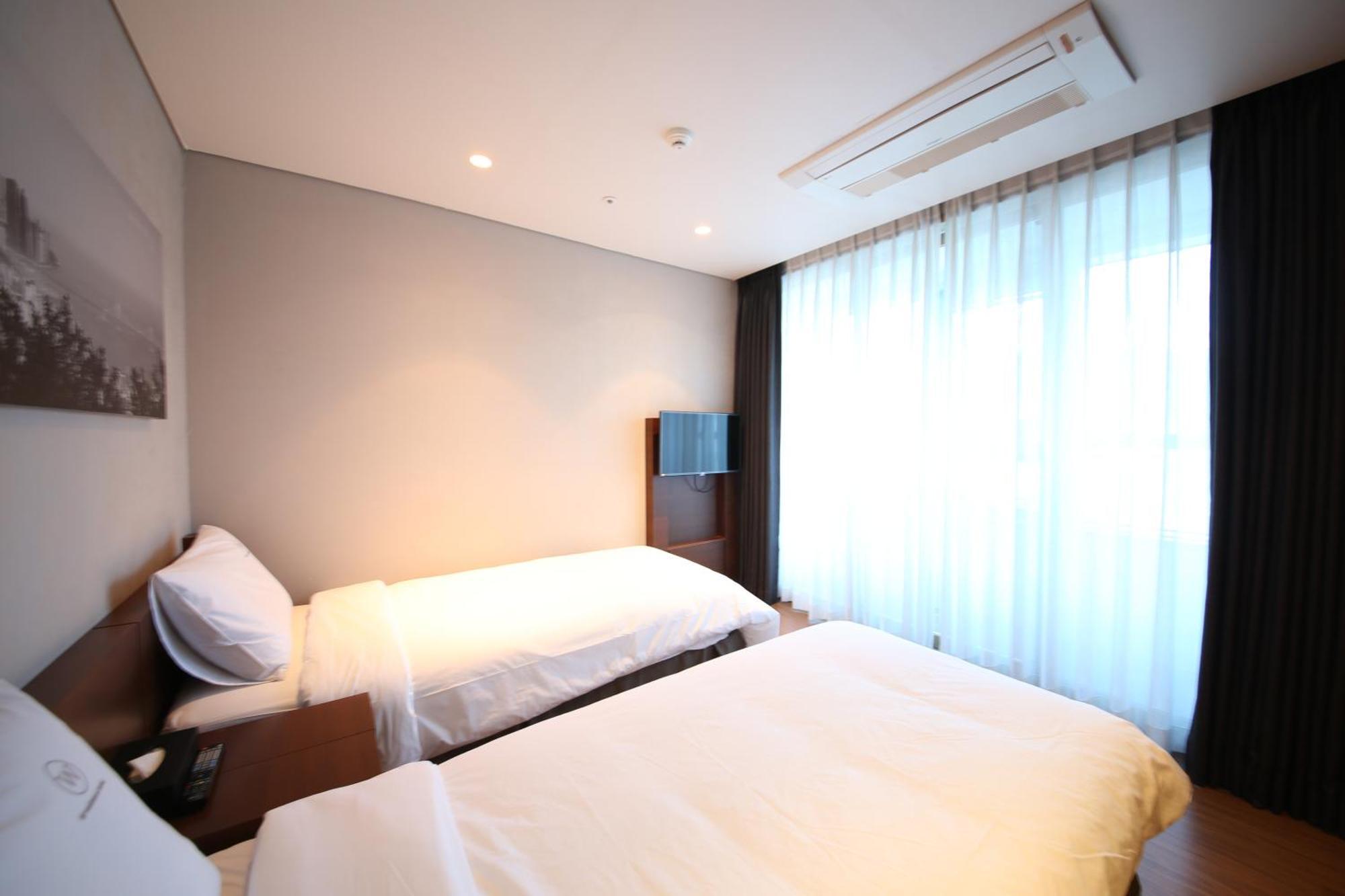 Haeundae W Hotel *