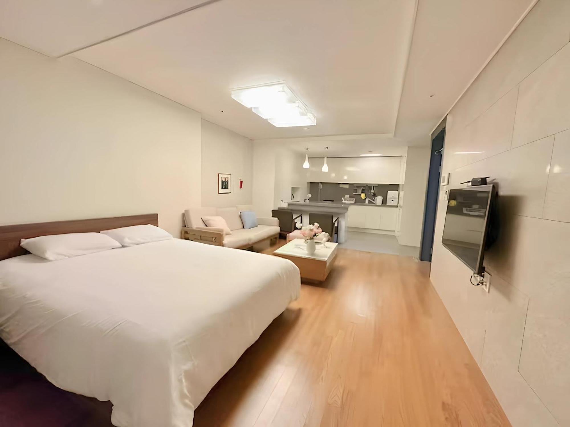 Apartment With Busan