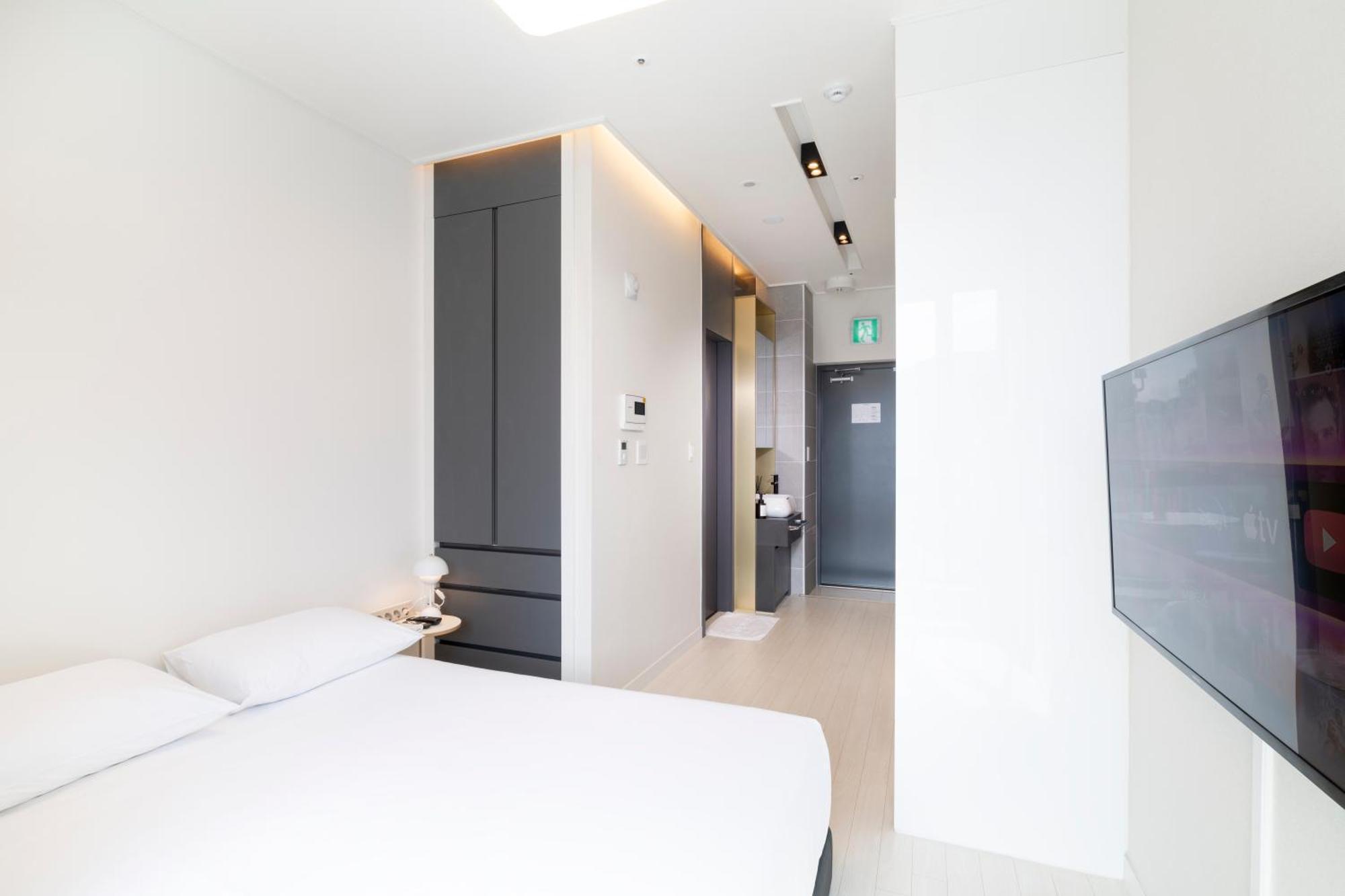Gem Apartment