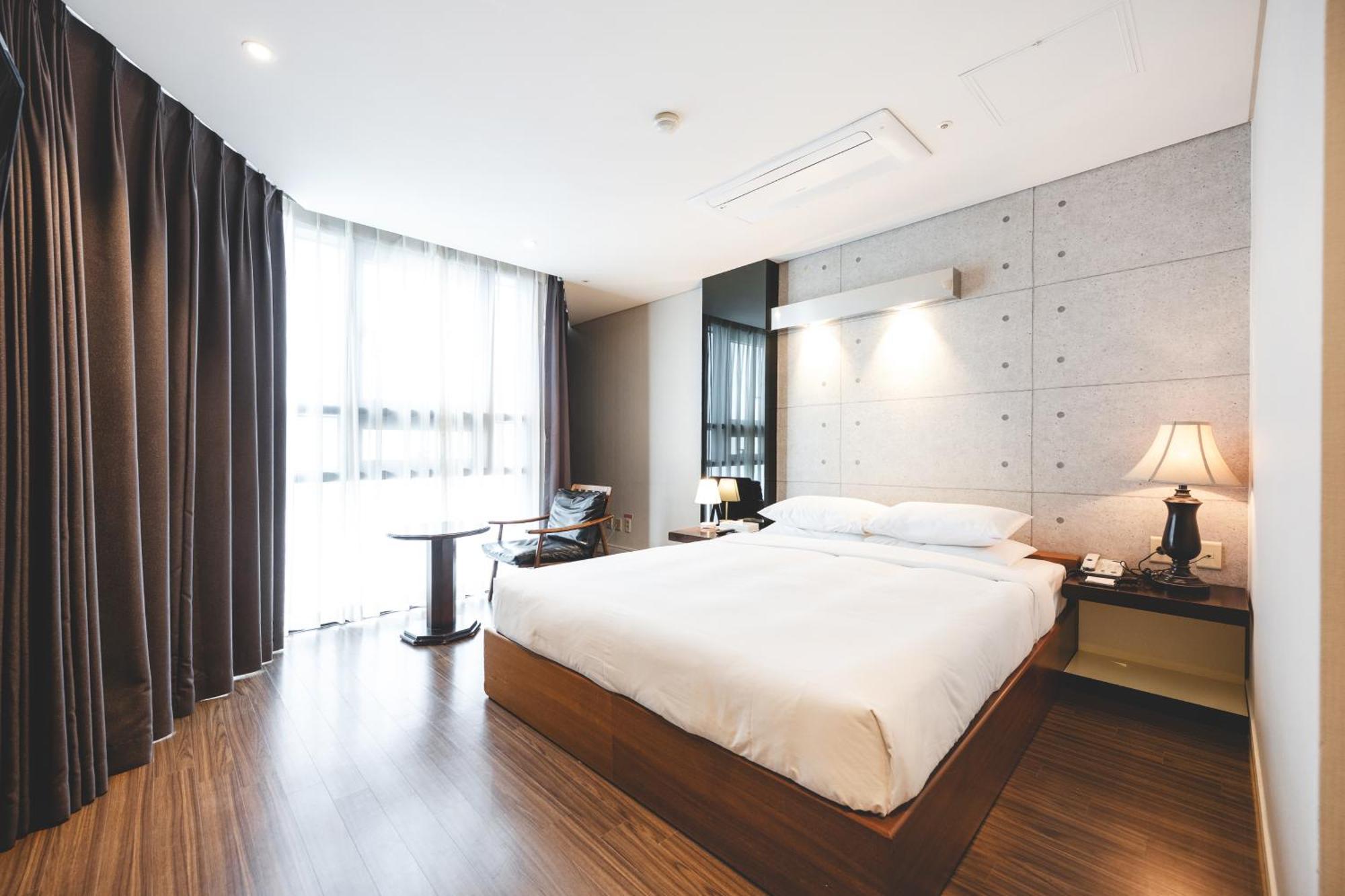 Khách sạn Sunset 3*