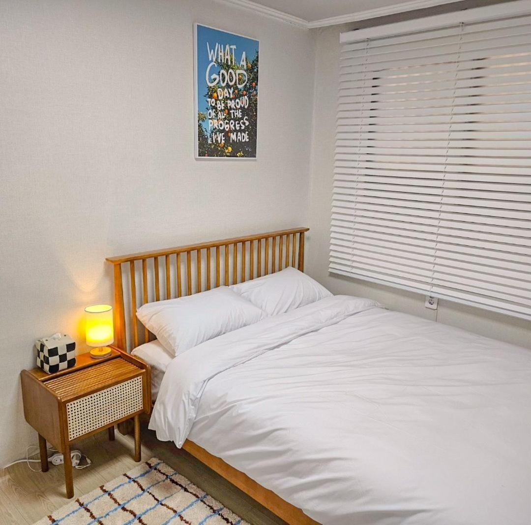 Near Ktx Station #5min Walk #up To 5 Guests Homestay *