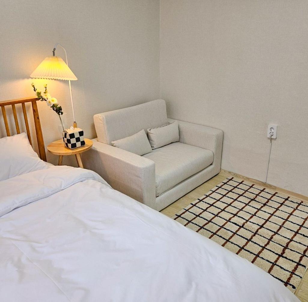 Near Ktx Station #5min Walk #up To 5 Guests